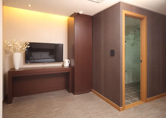 Hotel Namsan Hill 3*