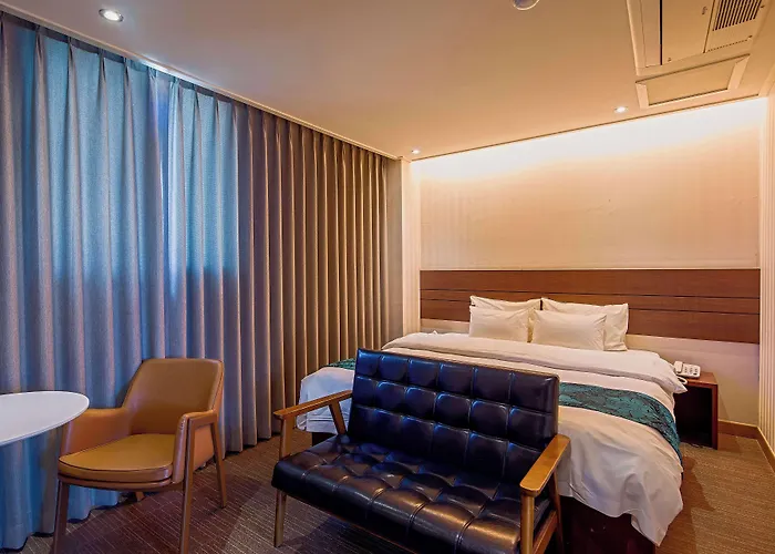 Namsan Hill Hotel 3*