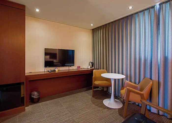 Namsan Hill Hotel 3*